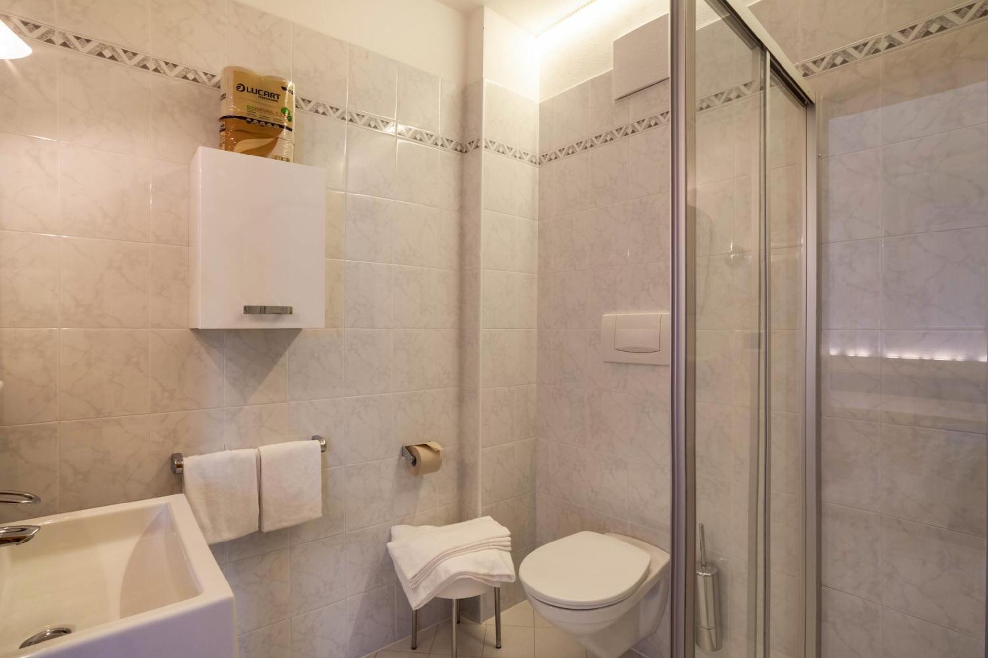 Hotel-Garni Appartement Gartenheim سكين المظهر الخارجي الصورة