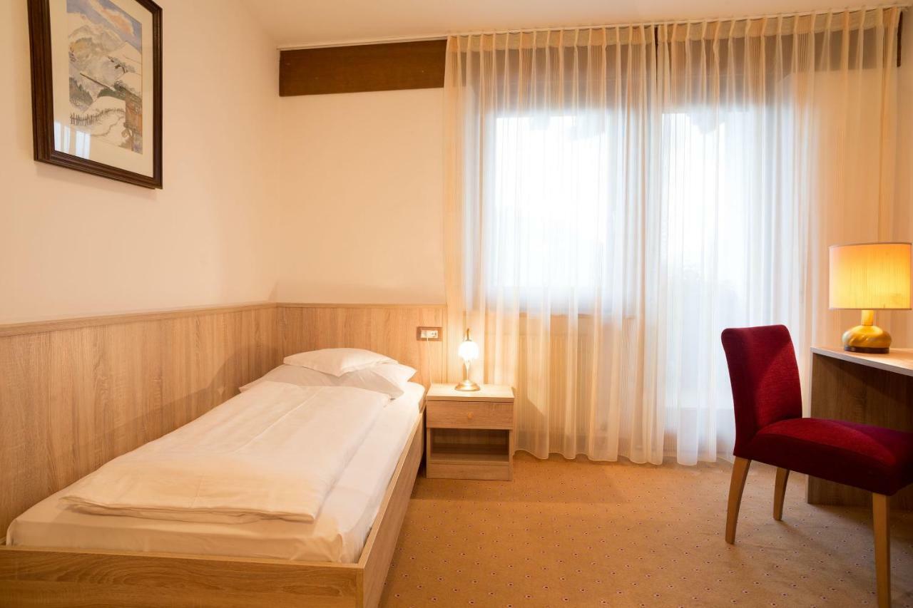 Hotel-Garni Appartement Gartenheim سكين المظهر الخارجي الصورة